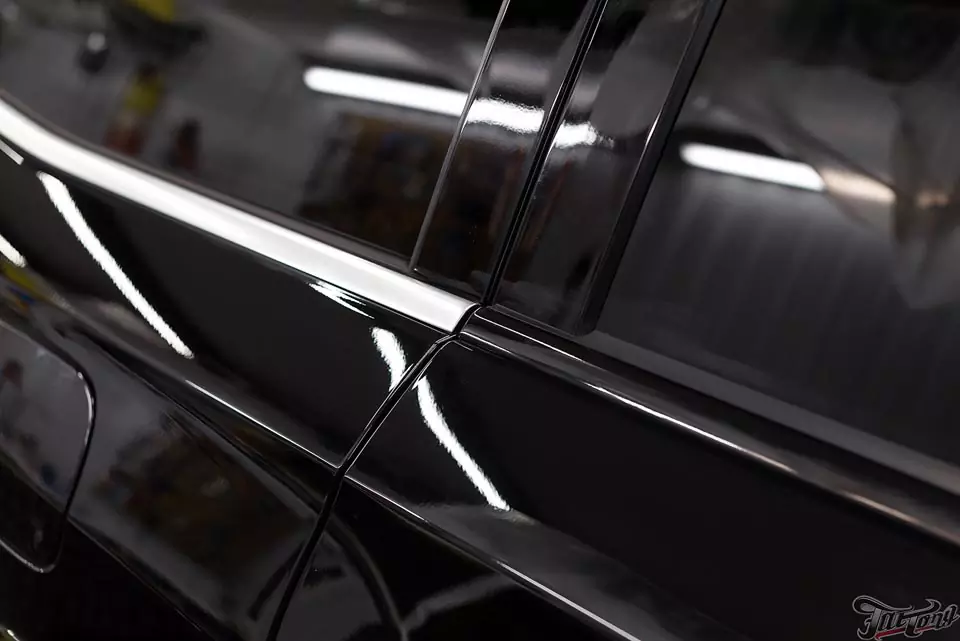Mercedes GL63 AMG. Полный антихром кузова.